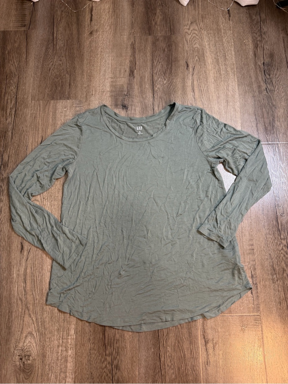 GAP Women's Long Sleeve Scoop Neck Top - Olive Green